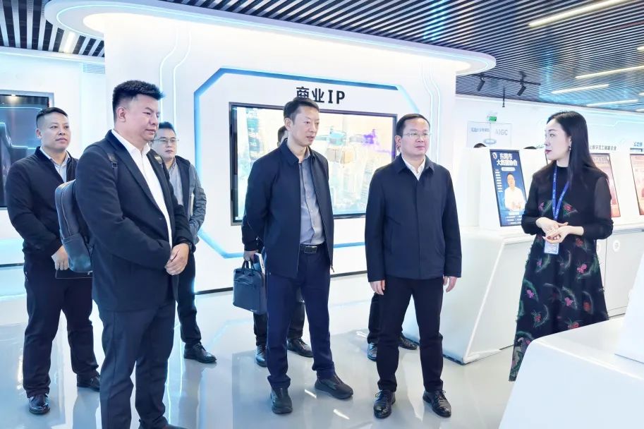 ͭ���д����ݾֵ�����ǡ��ֳ��׺�һ�й���CA88���Ųιۻ���