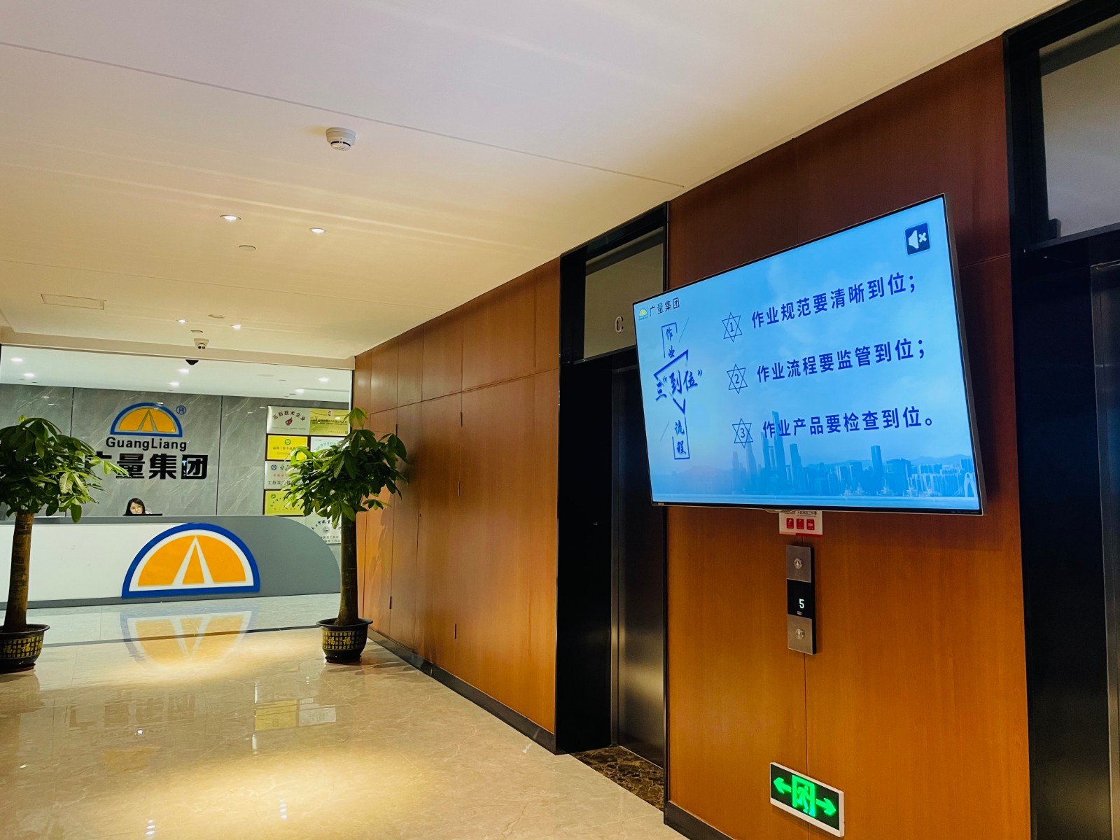 1629334129171571 1629334129171571