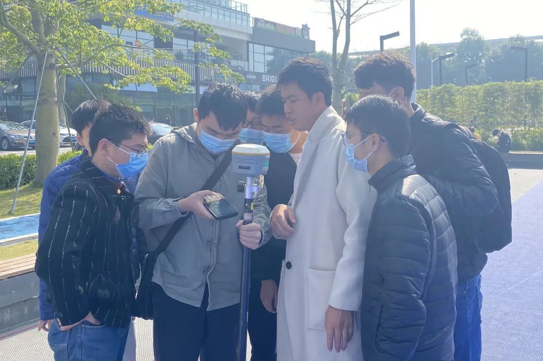 1675394471561780 1675394471561780