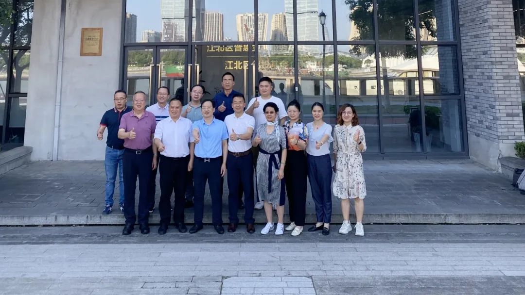 1686794608866059 320.jpg