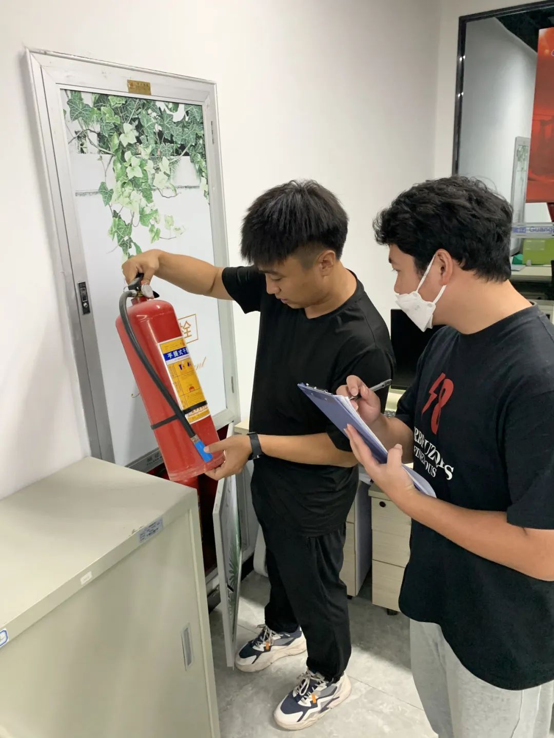 1689758506363207 381.jpg